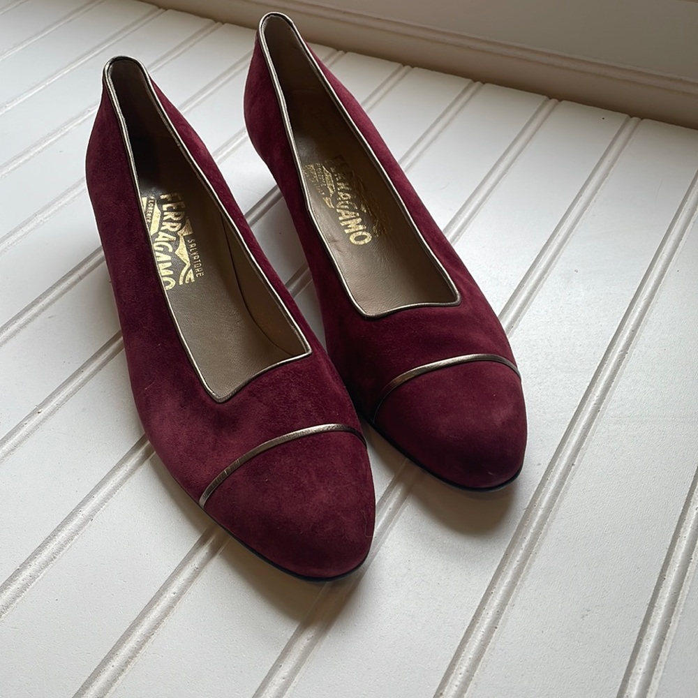 Salvatore Ferragamo red suede flats size 9AAA
